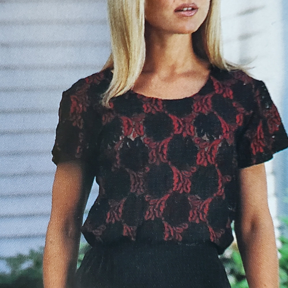 Soft lace stretch top 3X. Red and black short sleeves. Comfy nylon/rayon blend